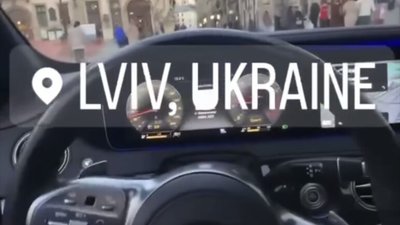 У Садового кажуть, що не видавали перепустку скандальній блогерші
