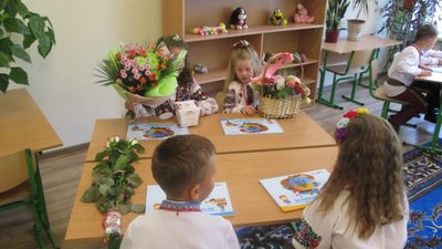 Україна завершує навчальний рік у школах