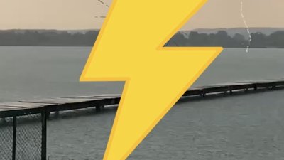 На Львівщині блискавка вдарила у озеро (ВІДЕО)
