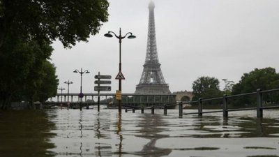 Повінь у Парижі: вода у Сені може піднятися на 6 метрів, музеї закриті