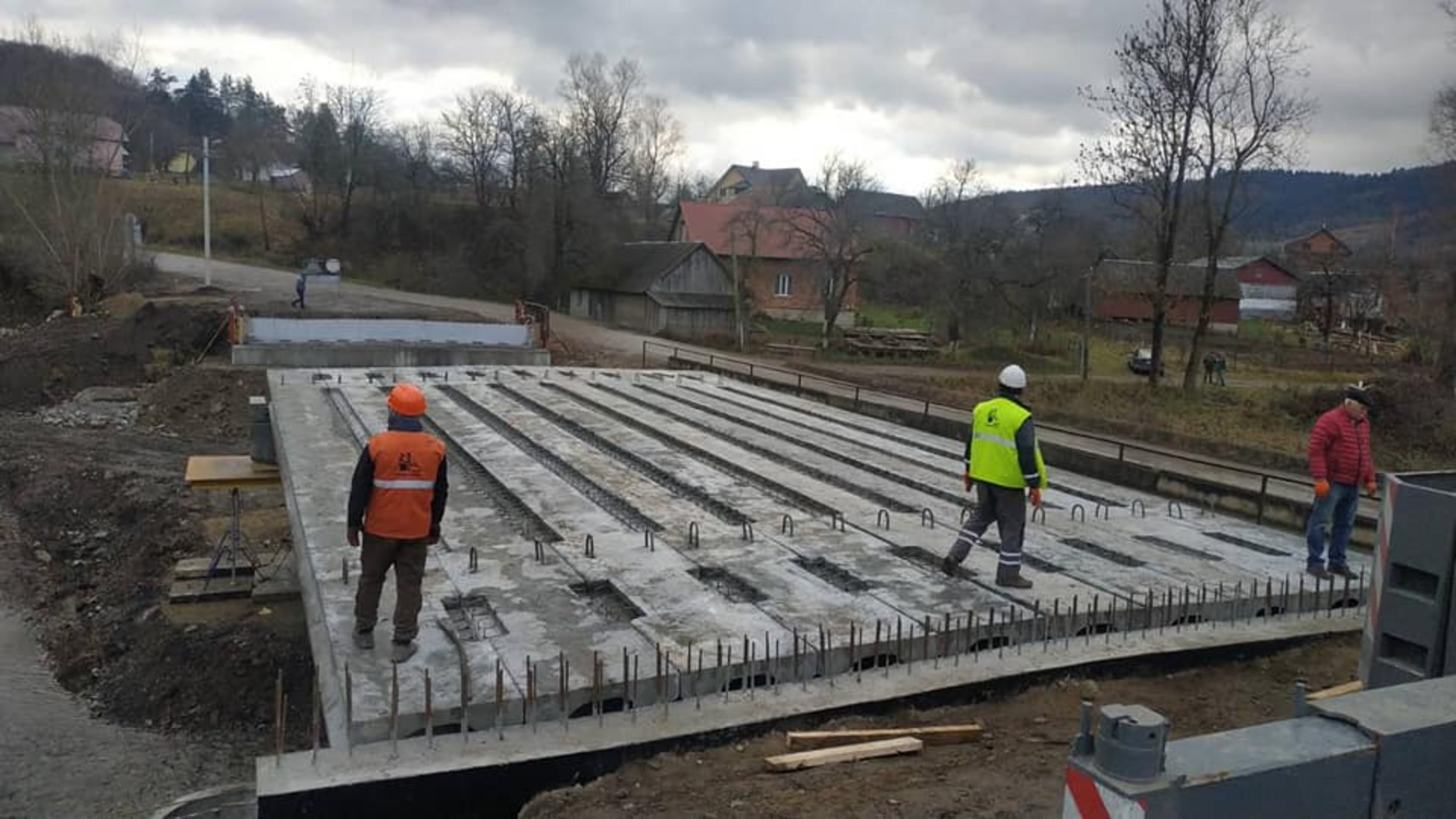 На Львівщині будують міст у Стрілках, фото ЛОДА
