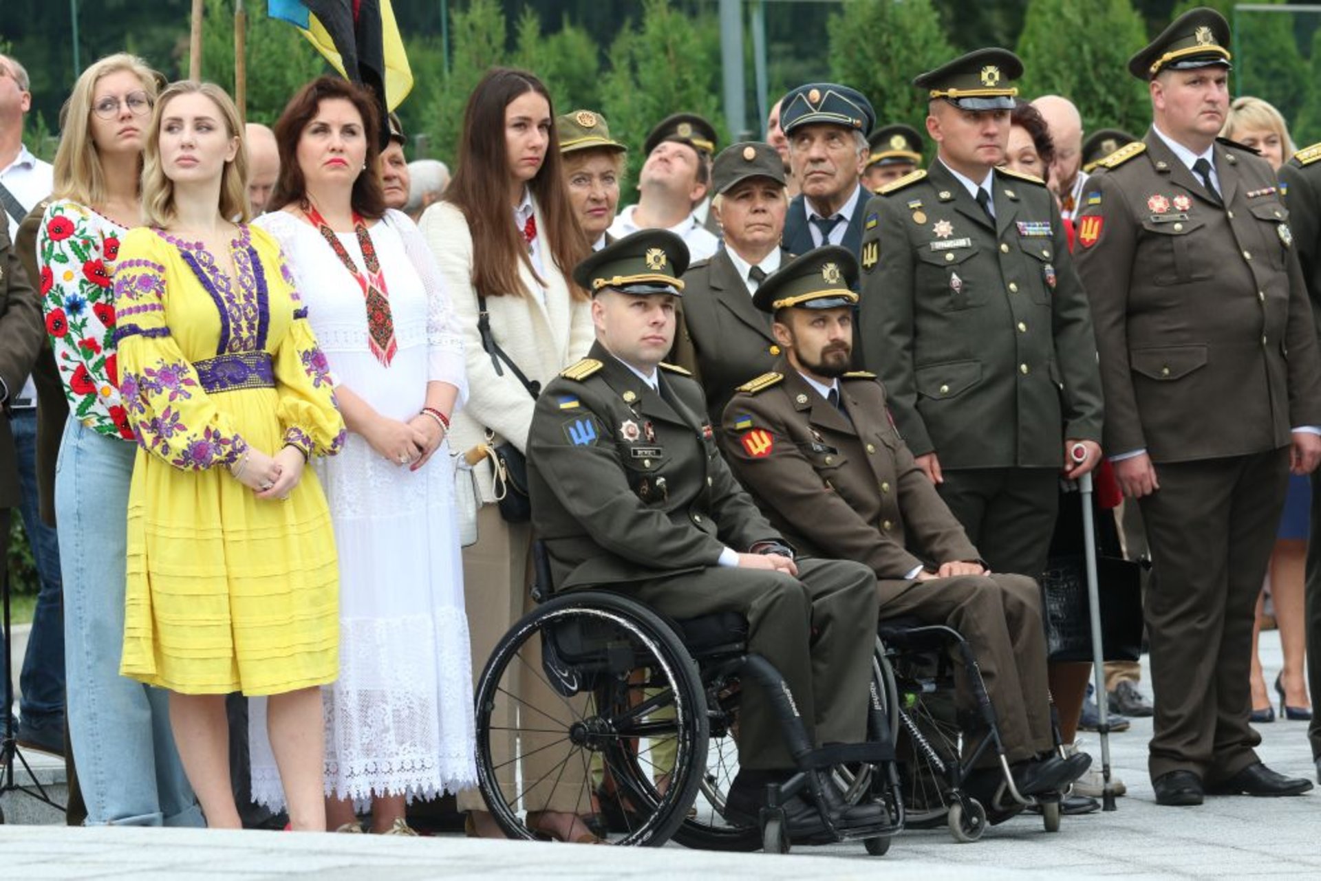 У Львові на найбільшому флагштоку за 12 млн грн урочисто підняли прапор України, фото ЛМР