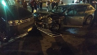 У Львові на Науковій розбились автомобілі (ВІДЕО)