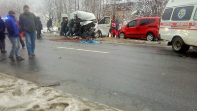 На Львівщині у потрійній ДТП постраждало шестеро людей, двоє з яких загинули на місці автотрощі (ФОТО)
