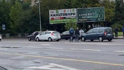 У Львові не розминулись три автомобілі (ФОТО)