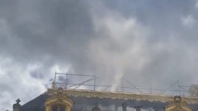 У Франції горить Версаль