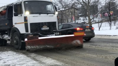 Львів від снігу прибирало 86 одиниць техніки