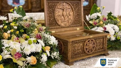Вперше у Львові виставили мощі святих мучениць Віри, Надії та Любові (ВІДЕО)