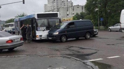 У Львові бус влетів у маршрутку (ФОТО)