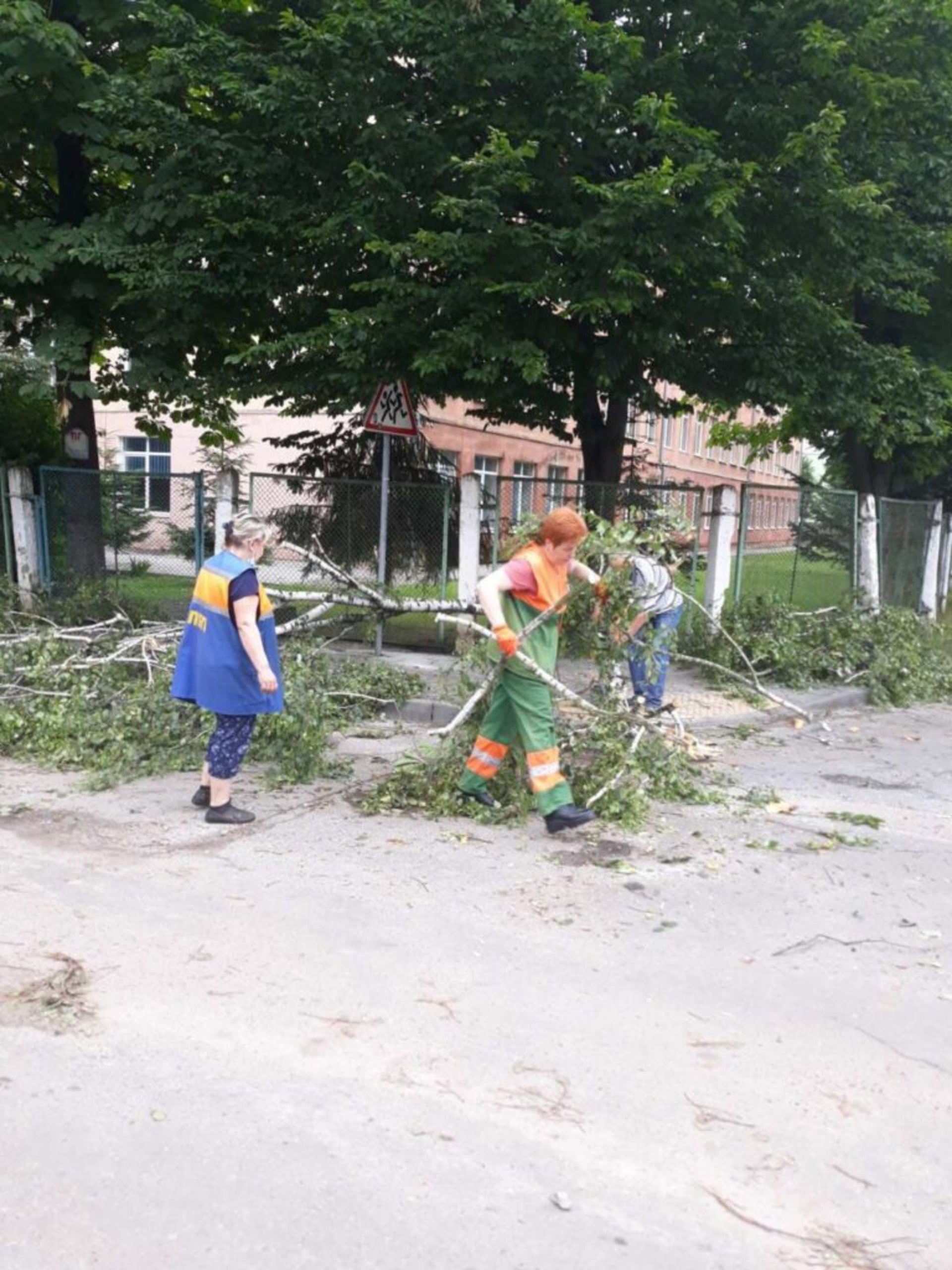 У Львові ліквідовують наслідки негоди, фото ЛМР