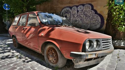 У Львові взялися за очищення вулиць від занедбаних автівок – об’єктів  бруду і потенційної небезпеки