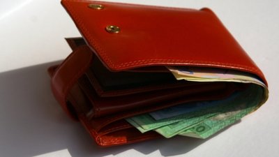 У Львові молодик проник до банківської підсобки, щоб поцупити гаманці співробітників банку