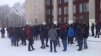 На Львівщині гірники чотирьох шахт оголосили страйк і вийшли на протест (ФОТО)