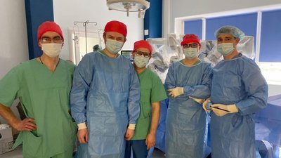 Вперше в Україні львівські медики виконали унікальну роботичну операцію дитині з вадою нирок