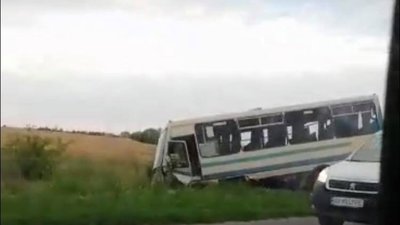 Зросла кількість постраждалих внаслідок зіткнення рейсового автобуса з легковиком у Жовківському районі