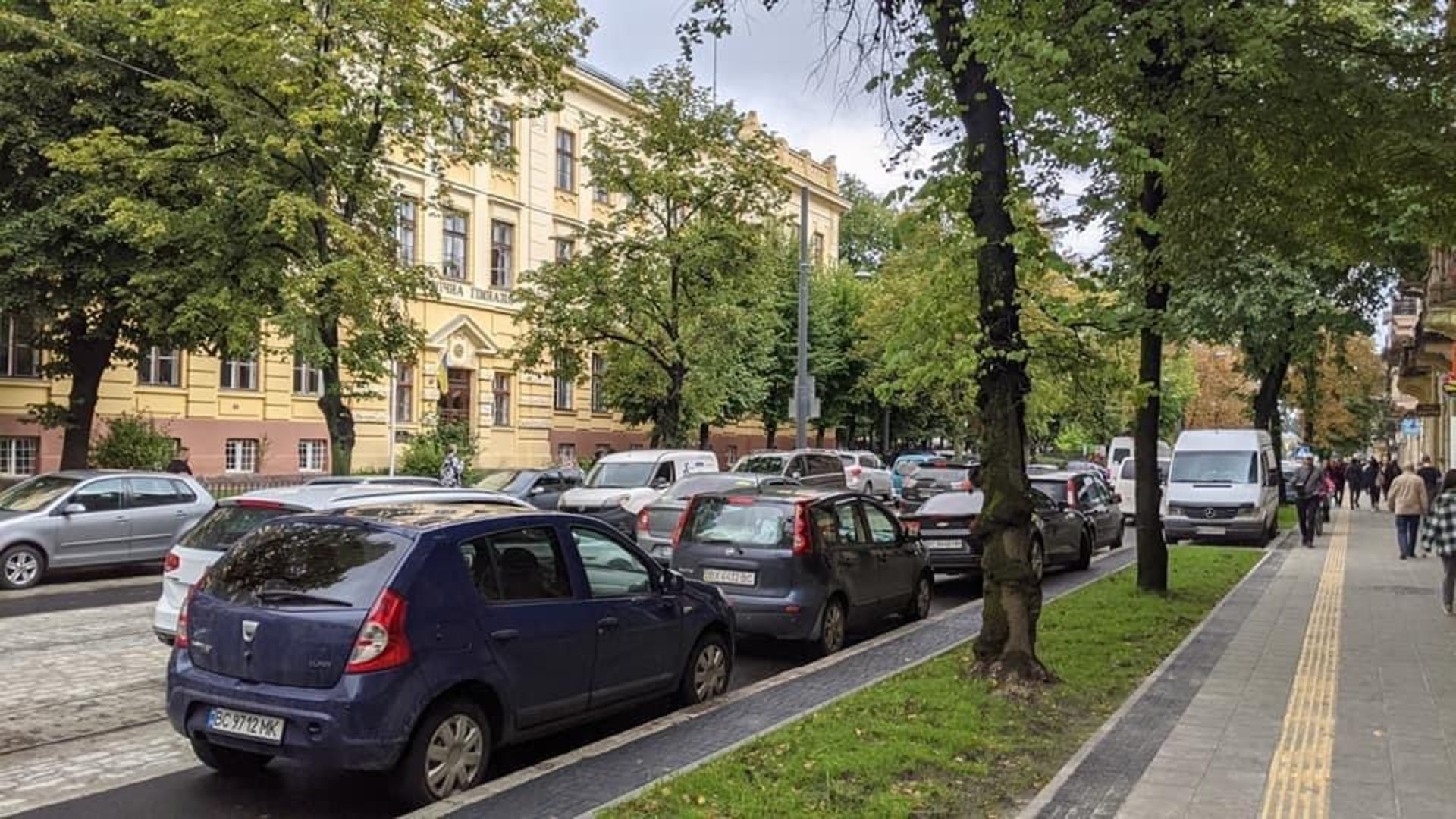 Скандальний Андрій Білий пропонує закрити проїзд вулицею Степана Бандери, фото РАГУlive