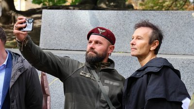 Святослав Вакарчук допомагає військовим (ФОТО)