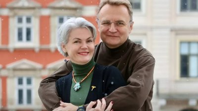 Садовий заробив за рік 869 тисяч гривень, а дружина - 13 мільйонів гривень