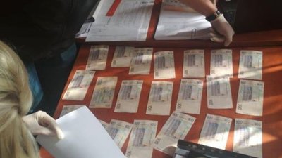 На Львівщині директора державного підприємства викрили на хабарі (ФОТО)