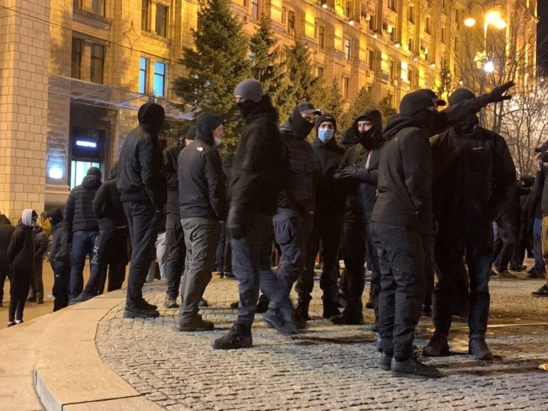 На Майдані Незалежності в Києві зібралися кілька тисяч людей, фото ВВС