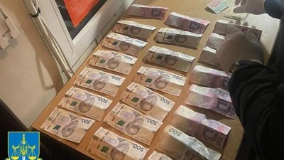 На Львівській митниці викрито канал контрабанди автозапчастин