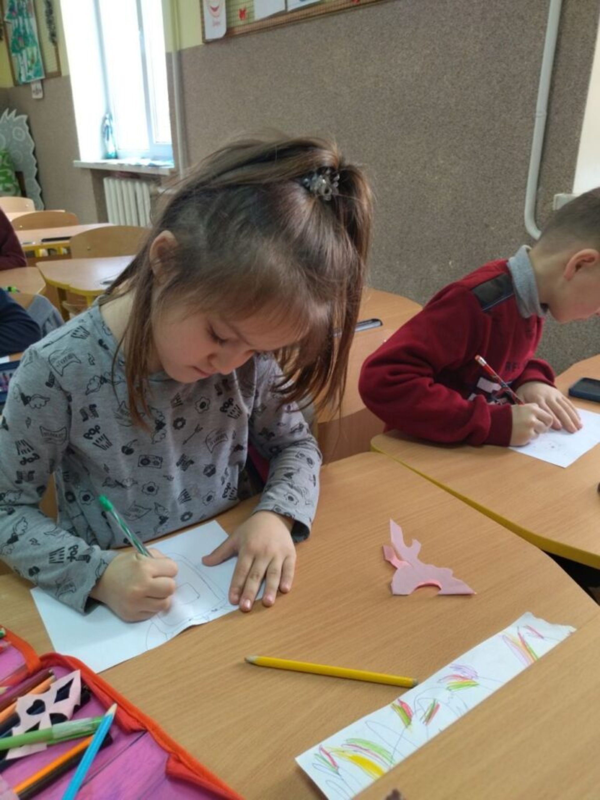 Школярі приєднаних до Львова громад готують подарунки для наших захисників