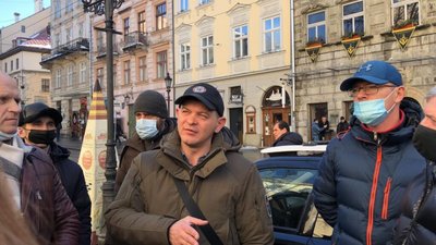 У Львові вимагають відновити дію перепусток про паркування у центрі міста (ВІДЕО, ФОТОРЕПОРТАЖ)