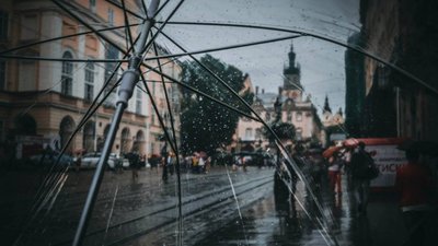 Липень у Львові "потішить" рясними дощами