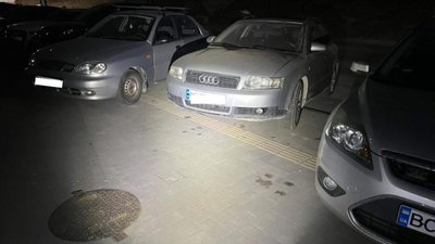 У Львові на вулиці просять організувати паркування