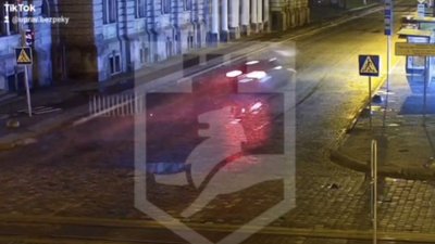 У центрі Львова водій на швидкості влетів у перешкоду (ВІДЕО)