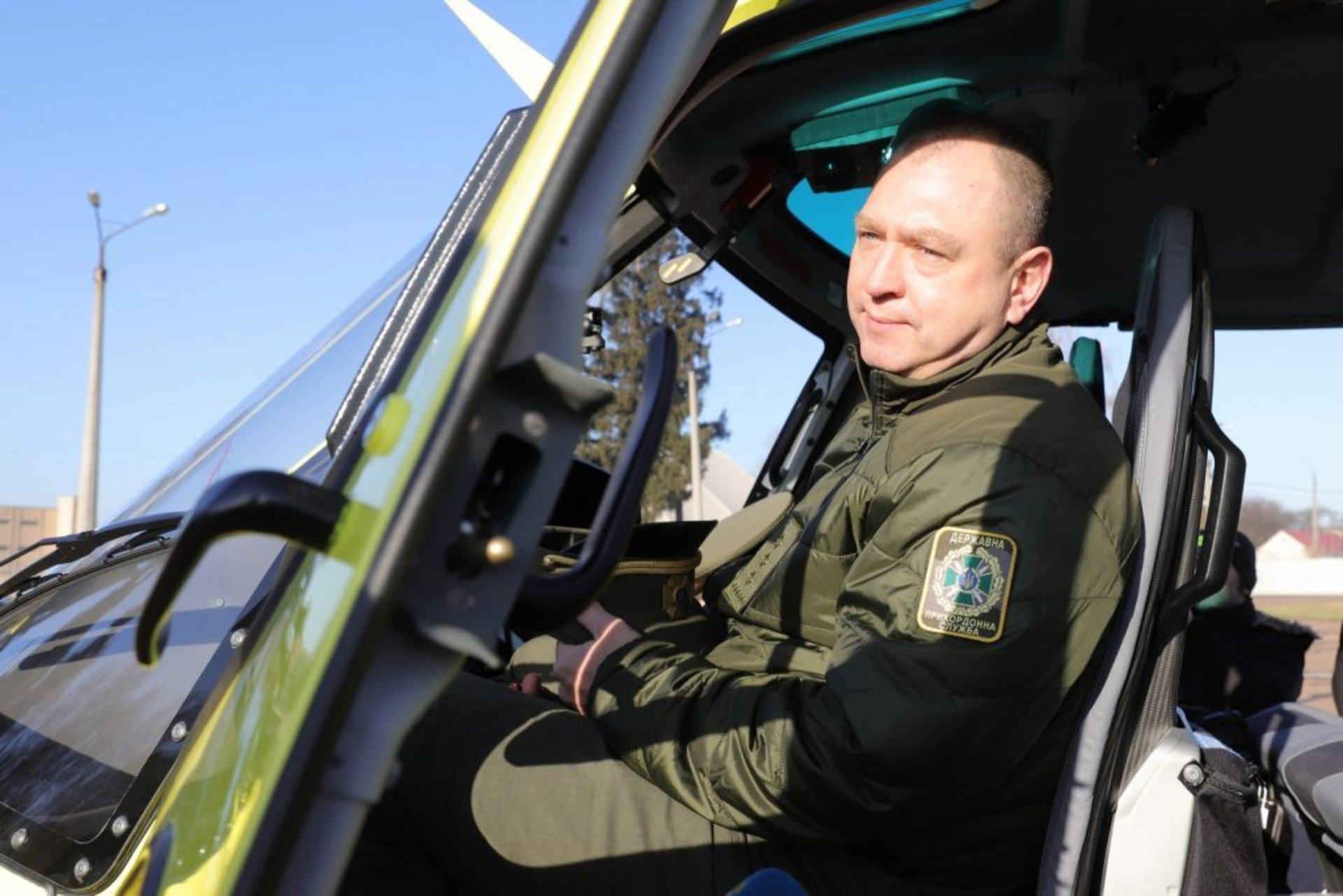 Україна отримала від Франції два гелікоптери Airbus H125. Фото ДПСУ