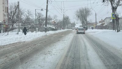 У Львові на час снігопадів просять скасувати оплату за паркування