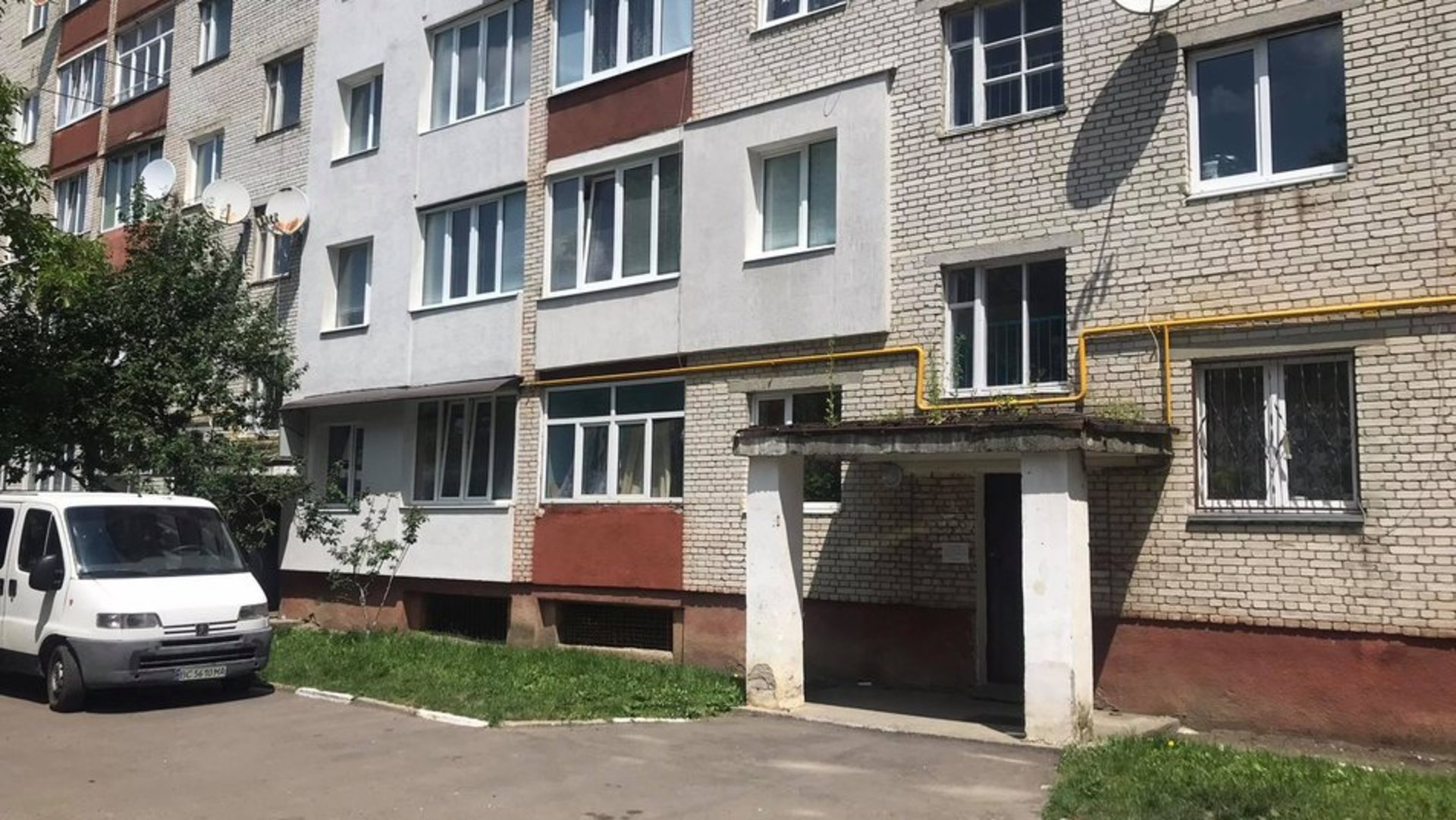 У Стрию розмістили білборди з адресами людей, які заборгували гроші за воду, фото Суспільне