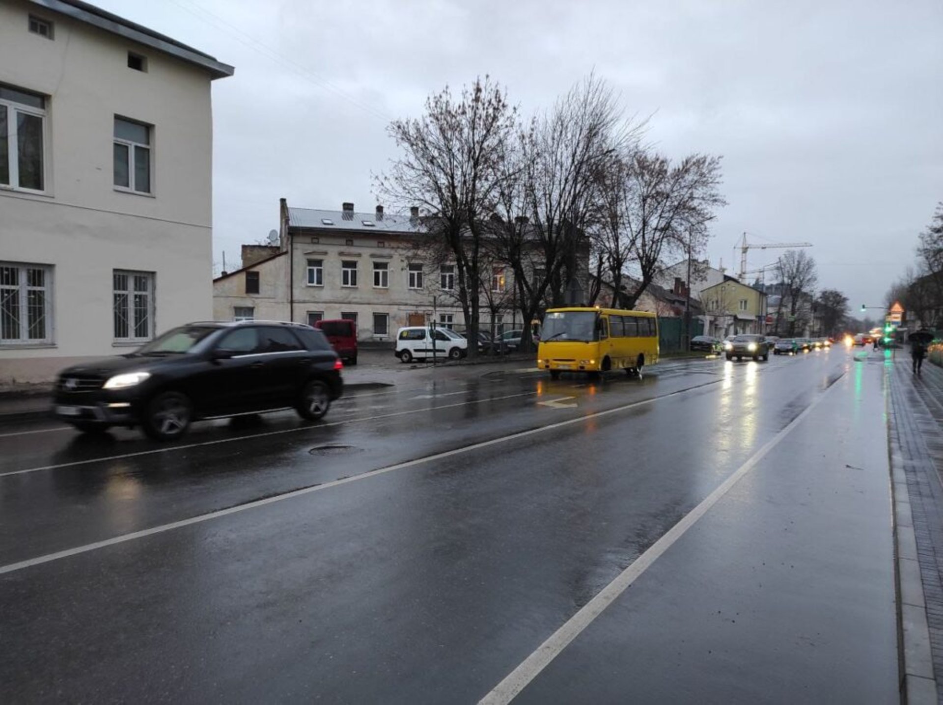 У Львові розповіли про недоліки ремонту вулиці Богдана Хмельницького, фото Зручне місто