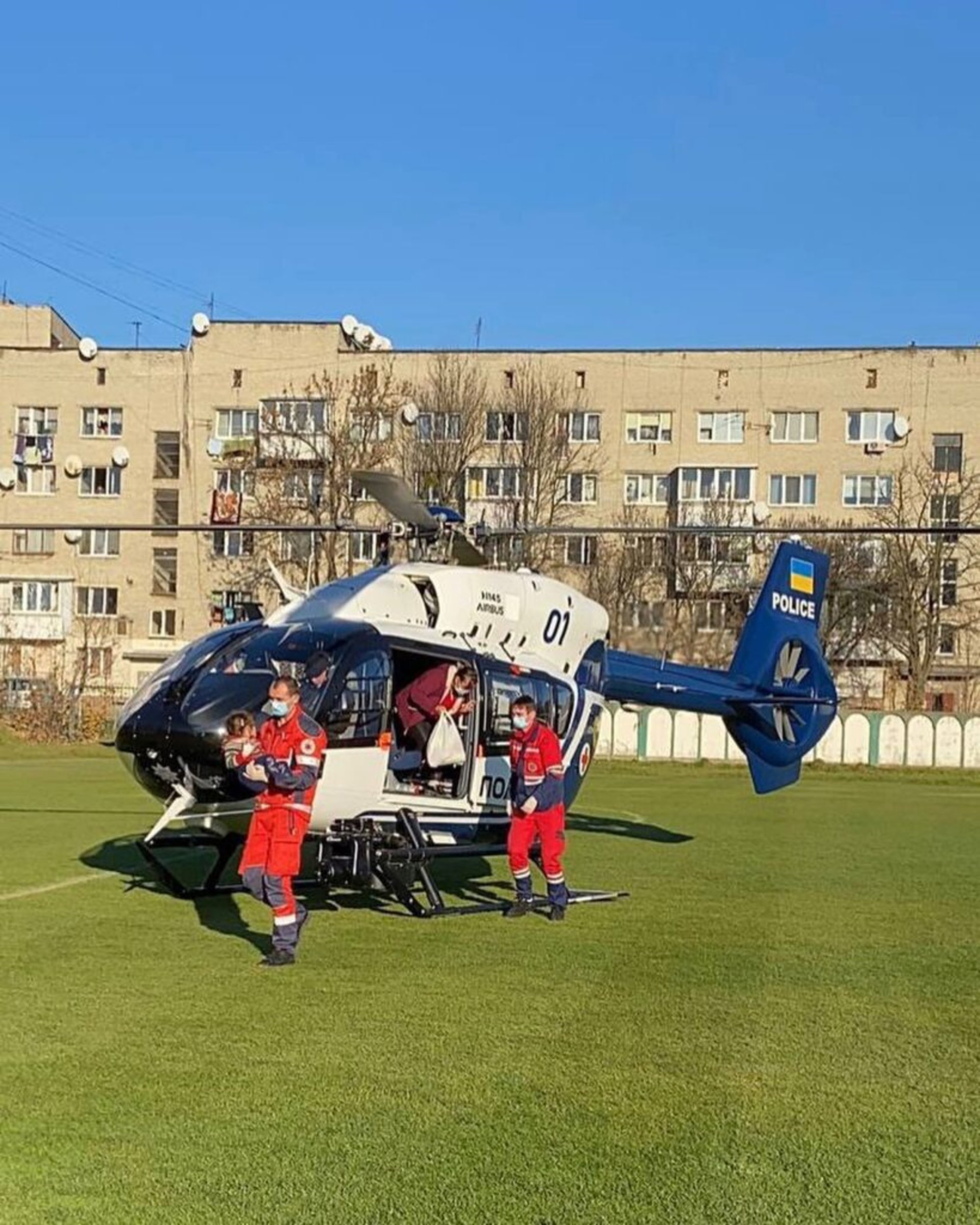 У Львові медики врятували пальці маленькій дитині