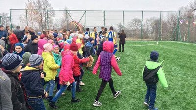 У Розвадові відкрили новий спортивний  майданчик (ФОТО)