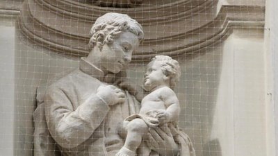 У Львові з фасаду Гарнізонного храму свв. апп. Петра і Павла зняли риштування (ФОТО)