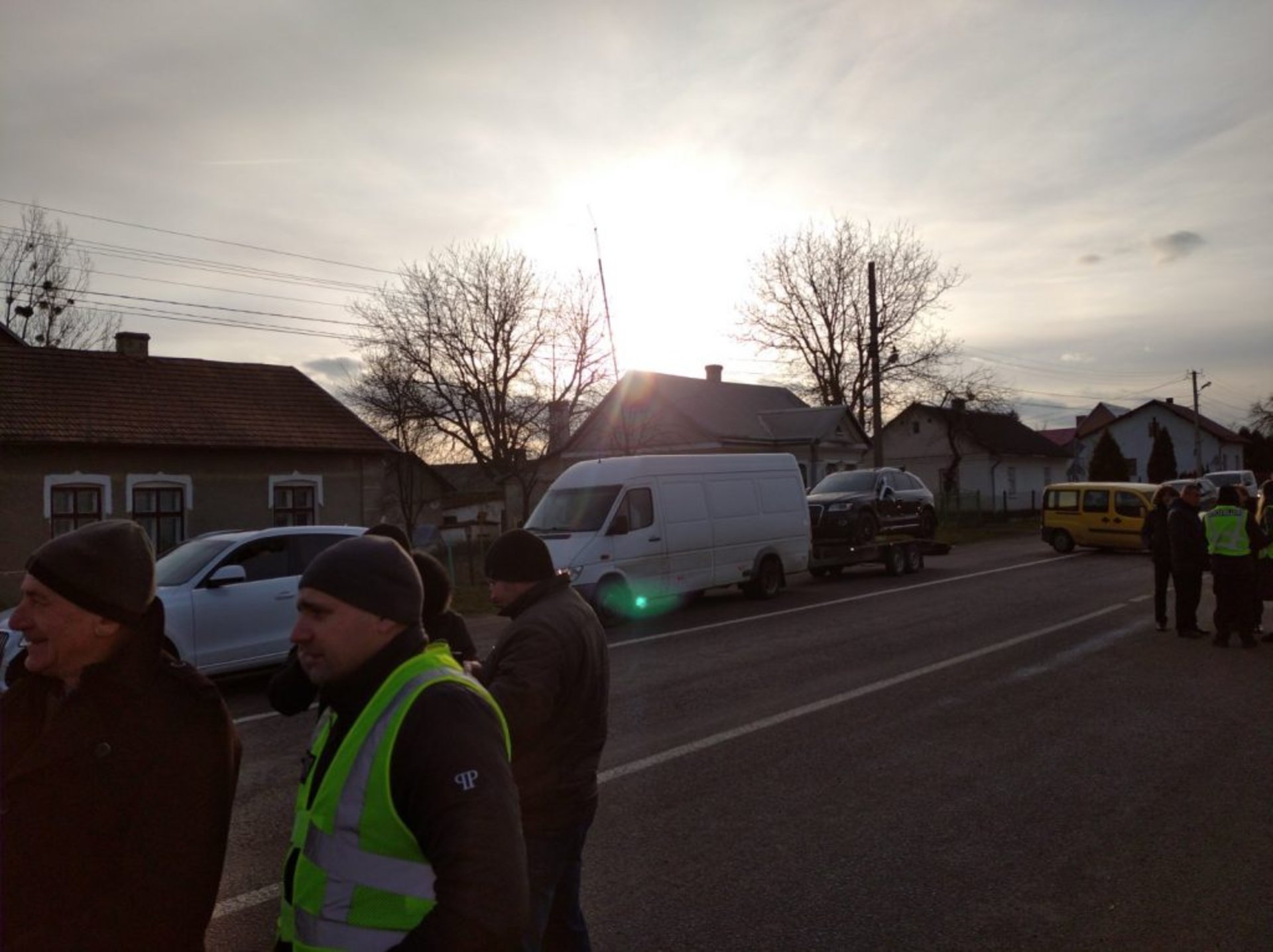 На Львівщині перекрили трасу до Польщі. Фото Віталій Горбатенко