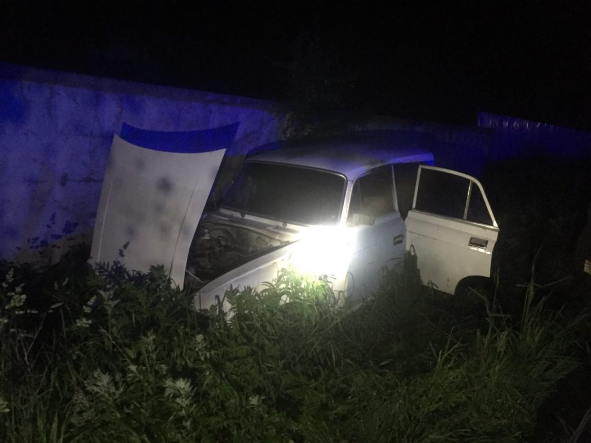 На Яворівщині за ніч згоріло дві автівки