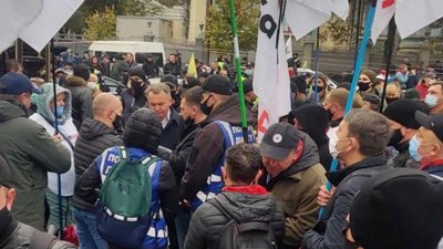 Рада завтра розгляне відтермінування введення касових апаратів для ФОП до 2022 року