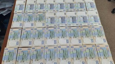 СБУ викрила медика, який вимагав хабар за безкоштовну операцію зі «збереження життя» пацієнта (ФОТО)