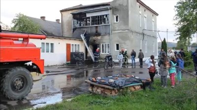 На Львівщині на Свято останнього дзвоника горіла школа (ФОТО)