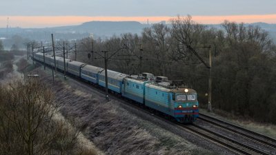 Зловмисники зупиняють поїзди на Львівщині