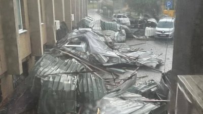 У Львові обірвало лінію електропередач (ВІДЕО)