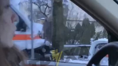 У Львові автомобіль швидкої допомоги протаранив дерево (ВІДЕО)