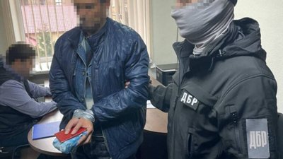 На Харківщині затримали поліцейських-зрадників, що працювали на окупанта