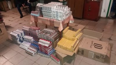 На Жовківщині у магазинах продавали підроблені цигарки (ФОТО)