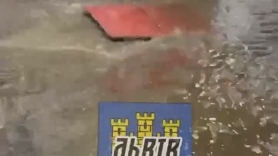 У Львові у одному з торгових центрів вода з каналізації затопила магазин (ВІДЕО)