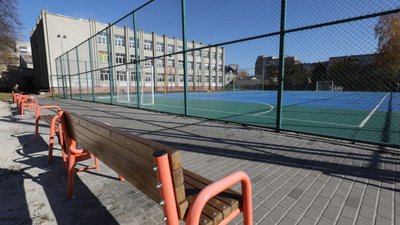У Львові викрили змову на закупівлі облаштування спортмайданчика у сквері ім. Дж. Леннона