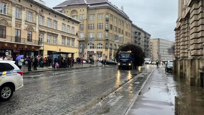 У Львові встановлять ялинку (ФОТО)